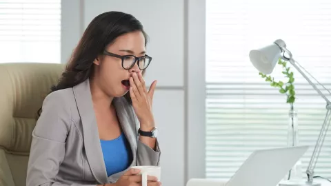 Usir Rasa Kantuk Saat Bekerja dengan Membaca Doa ini - GenPI.co