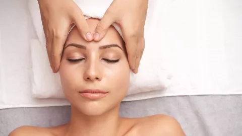 Ladies, Jangan Biarkan Kulit Menua Sebelum Waktunya - GenPI.co