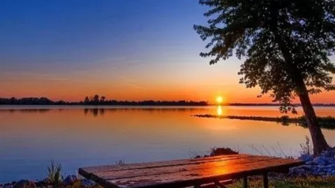Menyapa Senja di Danau Tes Bengkulu - GenPI.co