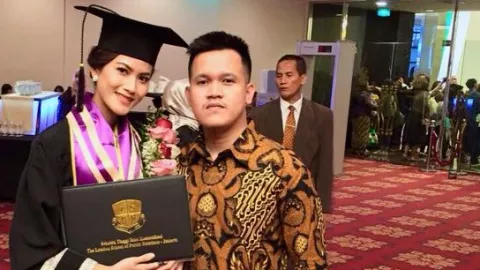 Jualan Baju, Dwiky Satrio Putra Raup Ratusan Juta Saban Bulan - GenPI.co