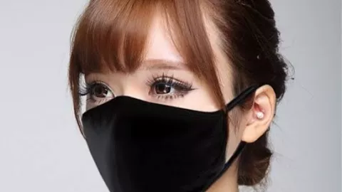 Ladies, Catat 5 Kiat Makeup Tak Luntur Saat pakai Masker - GenPI.co