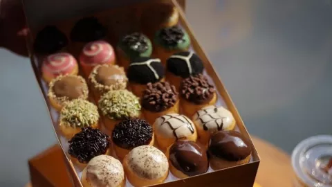 Dijamin Kenyang, Promo Heboh JCo 6 Lusin, Rp 100 Ribuan Aja - GenPI.co