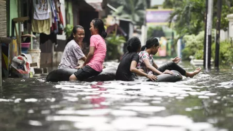 Hujan Guyur Jakarta Hari ini, Banjir Kayak Kemarin Nggak Yah? - GenPI.co