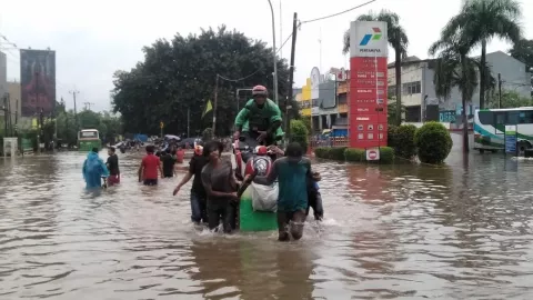 Gatal-gatal di Kulit Akibat Banjir, Begini Cara Mengentaskannya - GenPI.co