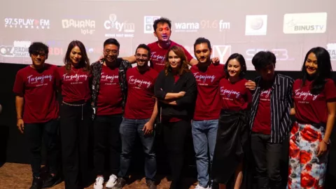 Hanung Bramantyo Sempat Ragu GarapTersanjung The Movie - GenPI.co