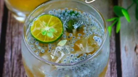 Minuman Segar untuk Buka Puasa, Ini Resep Es Jeruk Kunci Selasih - GenPI.co