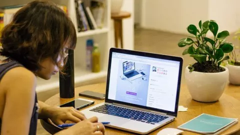 Ternyata Millennial Kesulitan Bekerja dari Rumah - GenPI.co
