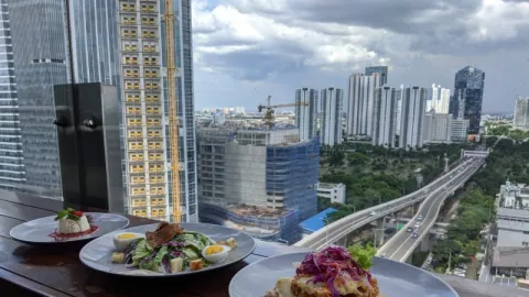 Makan Malam dari Ketinggian kala Valentine, di Sini Tempatnya - GenPI.co
