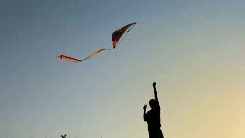 Bukan Kisah Hohohihi, Tapi Bisa Bikin Kamu Nostalgia - GenPI.co