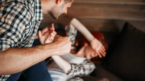 Hati-hati Jika Pacar Kamu Bertingkah Begini, Jangan Sampai... - GenPI.co
