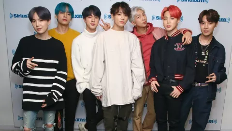 BTS Sabet Grup Musik Favorit di Kids Choice Award 2020 - GenPI.co