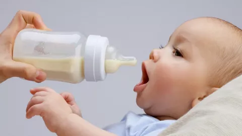 Anak Bunda Cegukan? Simak 3 Tips untuk Mengatasinya - GenPI.co