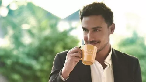 Gaya Outfit Hamish Daud, Bikin Kaum Hawa Semaput - GenPI.co