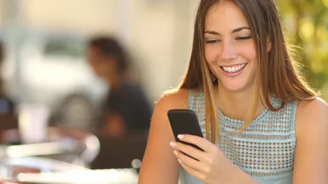 Bawel Saat Chatting, 3 Zodiak Berikut Aslinya Pendiam - GenPI.co