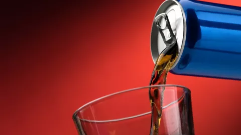 Ngeri! Ini Bahaya Terlalu Sering Minum Soda - GenPI.co