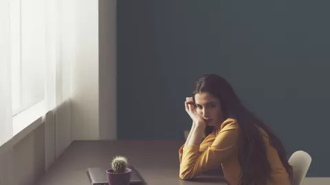 Kelemahan Zodiak Pisces yang Membuat Kesal Dirinya Sendiri - GenPI.co