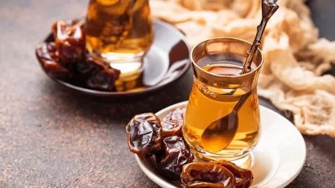 Bikin Teh Jahe Kurma Merah Khas Imlek Yuk! Usir Flu Loh - GenPI.co