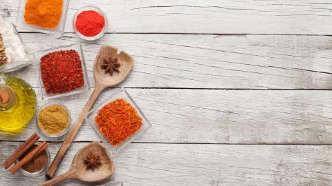 5 Bumbu Dapur yang Bikin perut Rata, Apa saja? - GenPI.co
