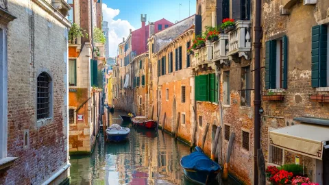 Di Tengah Lockdown, Ada Penampakan Menakjubkan di Venesia - GenPI.co