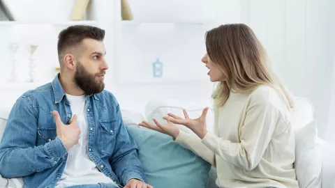 Bahayanya Bertengkar dengan Pasangan dari 3 Zodiak Berikut - GenPI.co