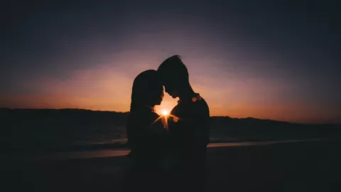 Tak Akan Kulupakan Kecupan Pertama Rinjani di Pantai Indrayanti - GenPI.co