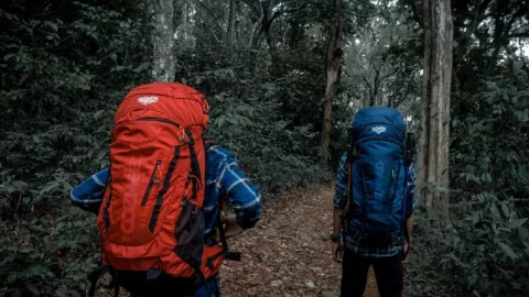 Beban Mendaki Lebih Ringan, Tas Carrier Sagarmatha Juaranya - GenPI.co