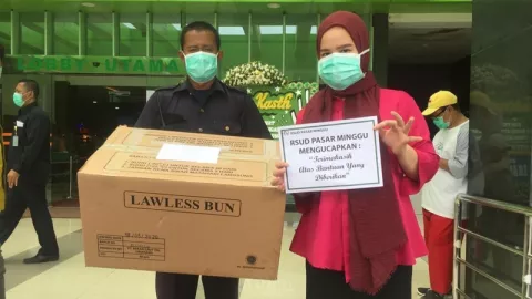 Top! Gofar Hilman Bagikan Burger Gratis Buat Petugas Medis Corona - GenPI.co