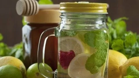 4 Manfaat Infused Water Bagi Kesehatan, Apa Saja? - GenPI.co