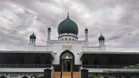 Ada Unsur Nasionalis, Masjid Syuhada Sering Dikunjungi Wisatawan - GenPI.co