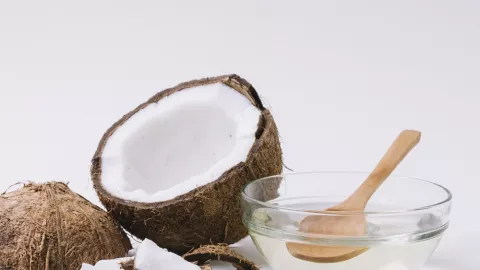 Minyak Kelapa Bisa Bikin Gemuk, Mitos atau fakta? - GenPI.co