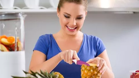 Makan Nanas Ternyata Bikin Kita Bahagia - GenPI.co