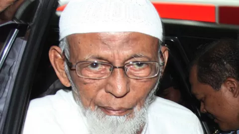 Abu Bakar Ba’asyir Bebas, Pak Ujang Komentar Begini - GenPI.co