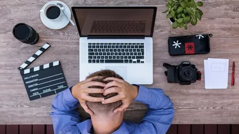3 Tanda Kamu Mulai Bosan dan Jenuh di Tempat Kerja, Apa Saja? - GenPI.co