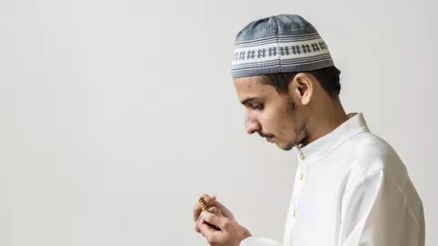 Selain Kewajiban Ibadah, Puasa Juga Bermanfaat Bagi Tubuh - GenPI.co