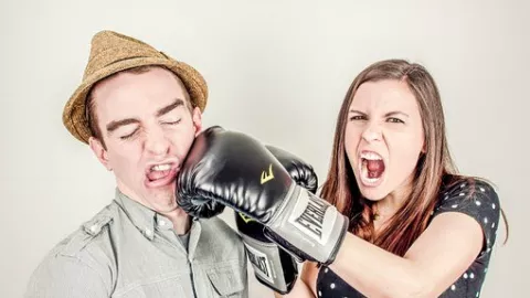 3 Zodiak Ini Paling Anti Diatur Pasangannya - GenPI.co