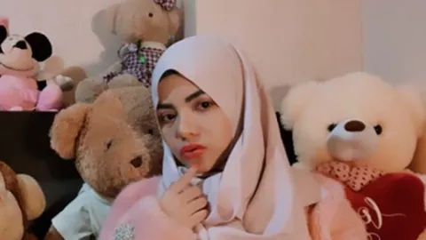 Waduh, Foto Panas Dinar Candy Tersebar Luas - GenPI.co