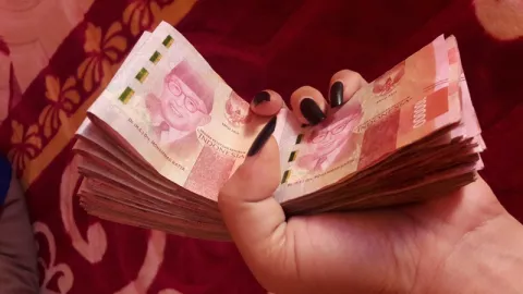 5 Cara Jitu Menghadapi Teman yang Suka Berutang - GenPI.co