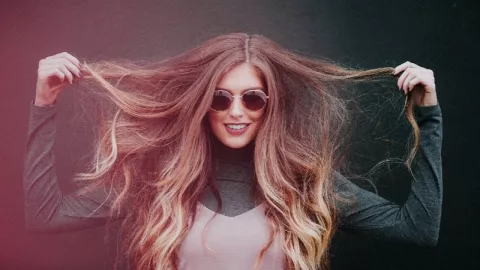 5 Mitos Rambut Sambungan Yang Tak Perlu Kamu Khawatirkan - GenPI.co