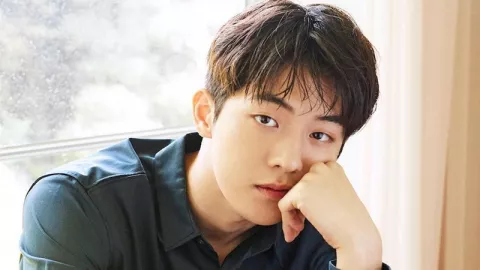 Tak Hanya di Drakor Startup, Nam Joo Hyuk Punya Segudang Prestasi - GenPI.co