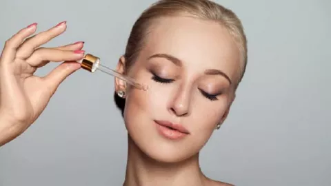 Wajib Tahu, Ini Perbedaan Fungsi Essence dan Serum - GenPI.co