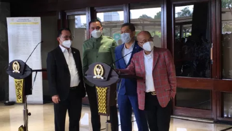 Mengejutkan, Desmond Bilang Uji Kelayakan Kapolri Cuma Formalitas - GenPI.co