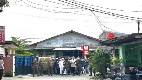 Polisi Jaga Ketat Makam Syekh Ali Jaber di Ponpes Daarul Quran - GenPI.co