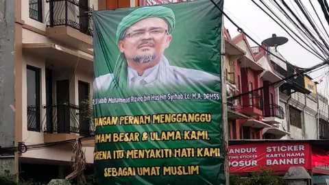 Komentar Pengamat Politik Soal Pembubaran FPI Jleb Banget  - GenPI.co