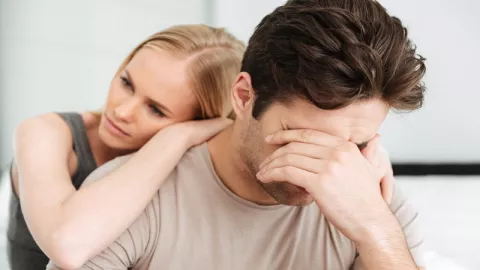 Ladies, Ini Tanda Pasanganmu Lagi Butuh Dukungan Emosional - GenPI.co