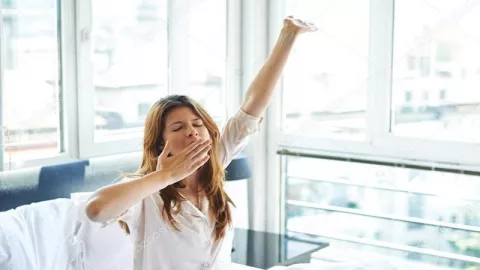 Biar Dipuji Suami! Rahasia Tampil Cantik saat Bangun Tidur - GenPI.co