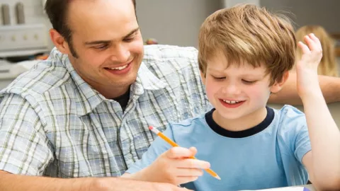 3 Cara Mengajarkan Anak Disabilitas Ganda - GenPI.co