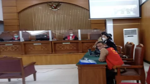Jumhur Hidayat Protes Keras Laptop Anaknya Disita Polisi - GenPI.co