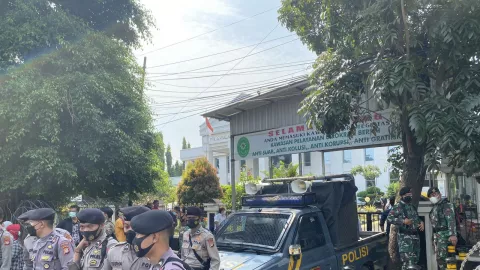 Teriakan Keras Warga di Persidangan Habib Rizieq, Bikin Bergetar - GenPI.co