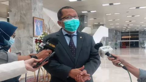 Calon Kapolri, DPR Pertimbangkan Kontak Virtual Keluarga Listyo - GenPI.co