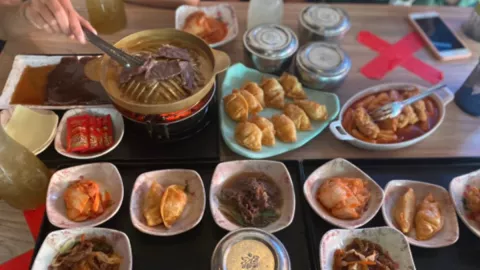 4 Rekomendasi Tempat Makan Lezat Dekat Taman Margasatwa Ragunan - GenPI.co